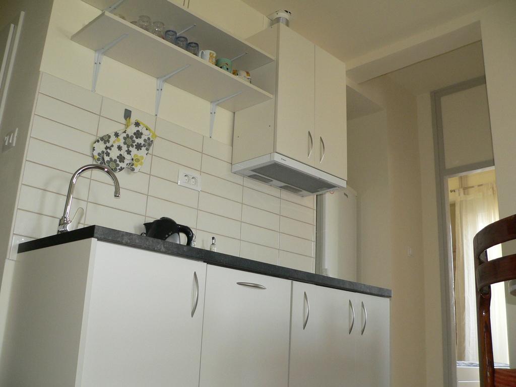 زادار Apartment D الغرفة الصورة
