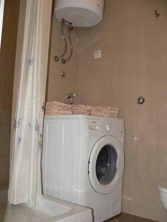 زادار Apartment D الغرفة الصورة