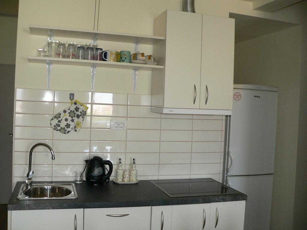 زادار Apartment D الغرفة الصورة