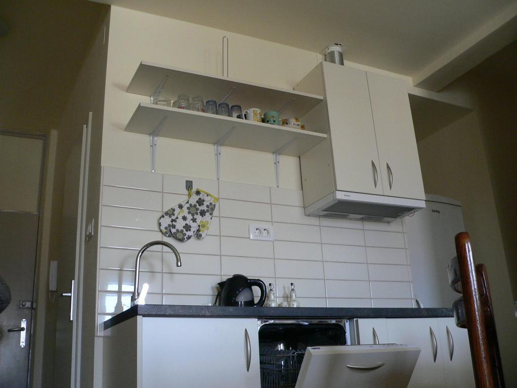 زادار Apartment D الغرفة الصورة