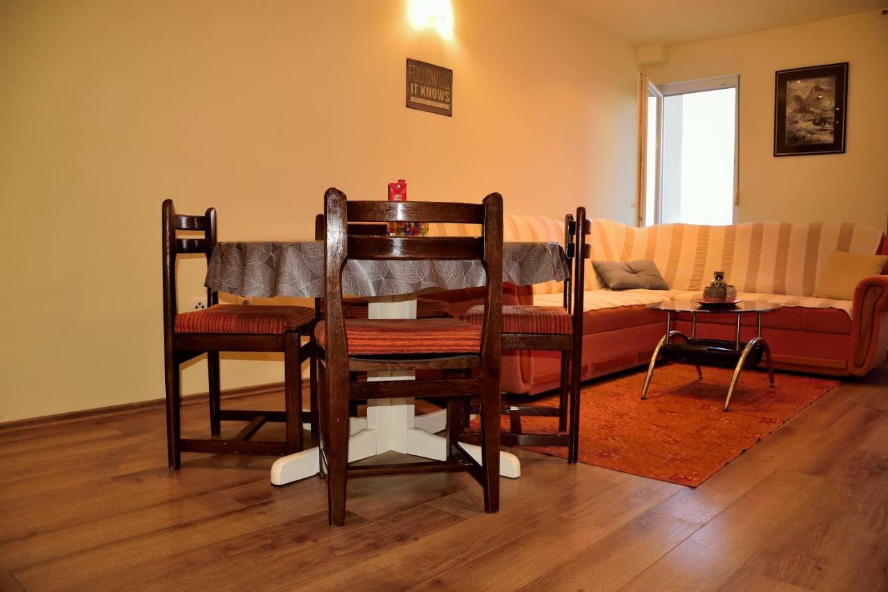 زادار Apartment D المظهر الخارجي الصورة